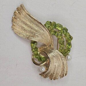 Vintage Gold Tone Peridot Brooch Faux Pearl Unmarked Pin